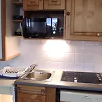 4 Pers Avec Piscine A Super-besse - Fr-1-814-183