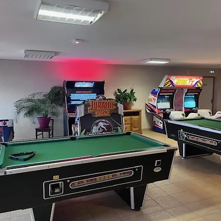 4 Pers Avec Piscine A Super-besse - Fr-1-814-183 Apartment *